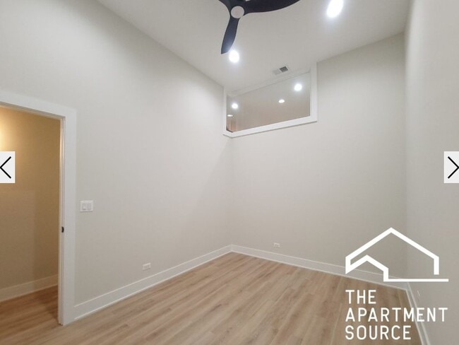 Foto del edificio - 3829 N Southport Ave