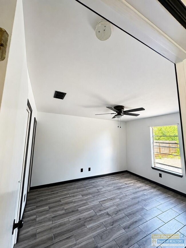Building Photo - 1209 Mango Ct