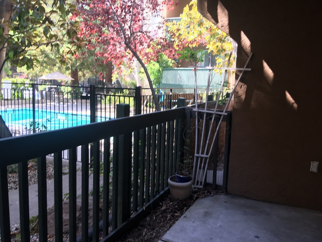 Primary Photo - 185 Sierra Dr