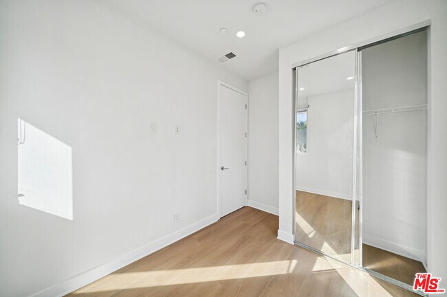 Foto del edificio - 4523 St Elmo Dr