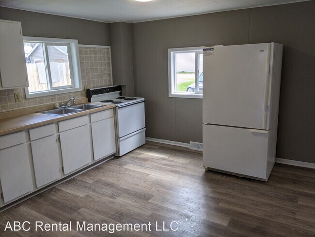 Foto del edificio - 3 br, 1 bath House - 703 E 9th St