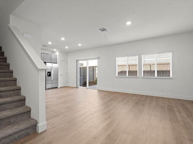 Building Photo - The Birch - - 3 Bedroom, 2.5 Bath single f...