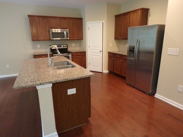 Building Photo - 3636 Althorp Drive