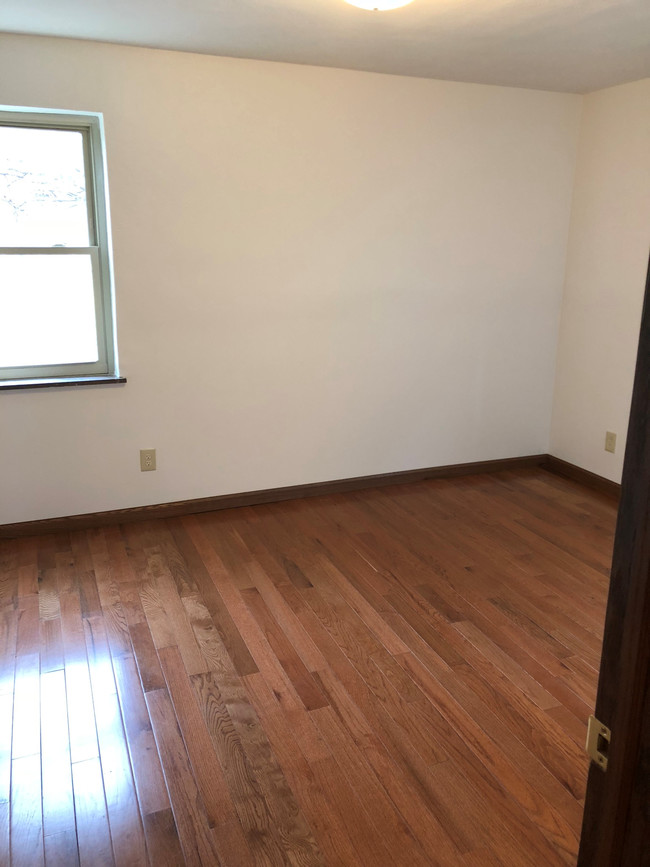Bedroom - 935 Tennessee Ave