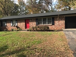 Building Photo - 1701 Kemper Ln SW