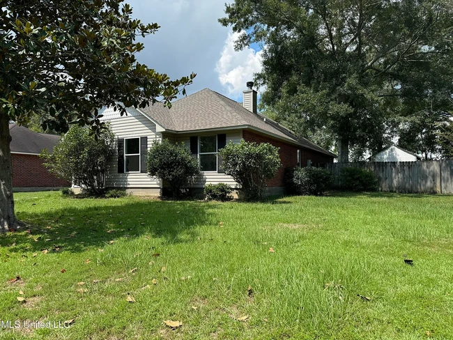 Building Photo - 13300 Saint Martin Dr