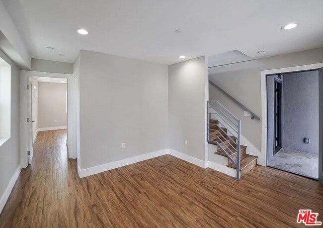 Foto del edificio - 2301 Hauser Blvd