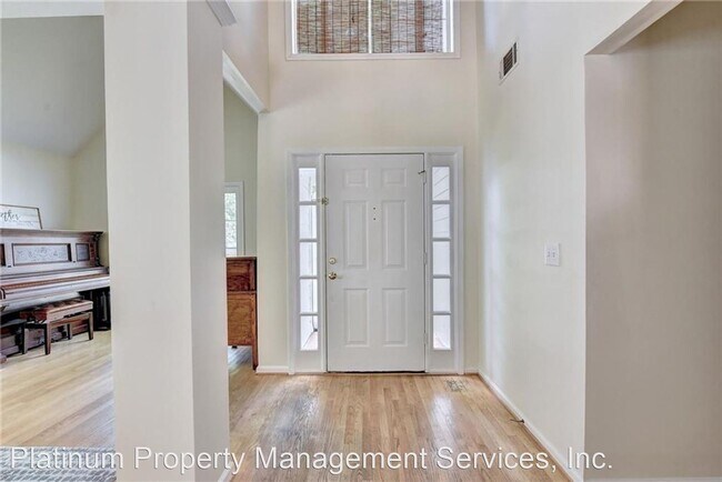 Building Photo - 4 br, 3.5 bath House - 3710 Palisade Park Dr