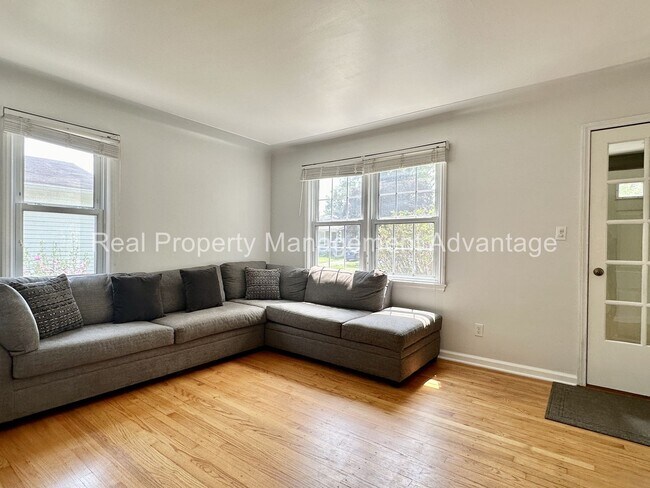 Foto del edificio - Updated 3BR Bungalow Minutes from Downtown Ferndale