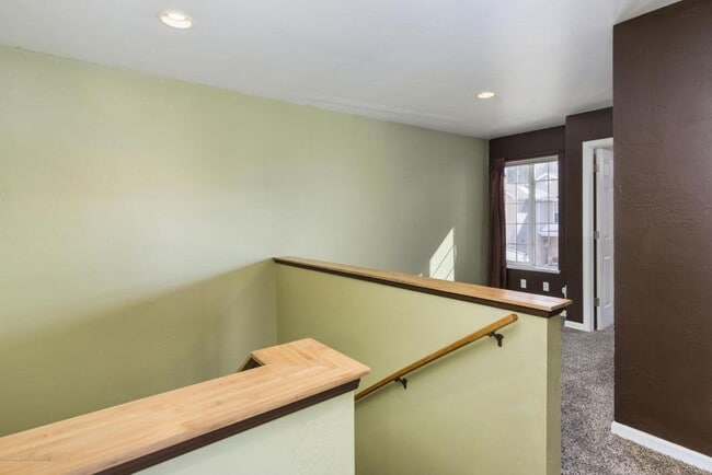 Building Photo - 185 Orchard Dr