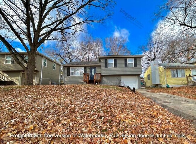 Building Photo - 7932 NE San Rafael Dr