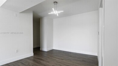 Building Photo - 4158 Inverrary Dr