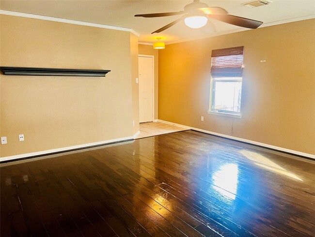 Foto del edificio - 6423 Mildenhall Ct