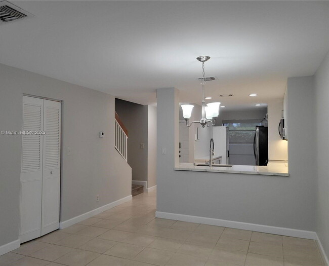 Foto del edificio - 12133 SW 5th Ct