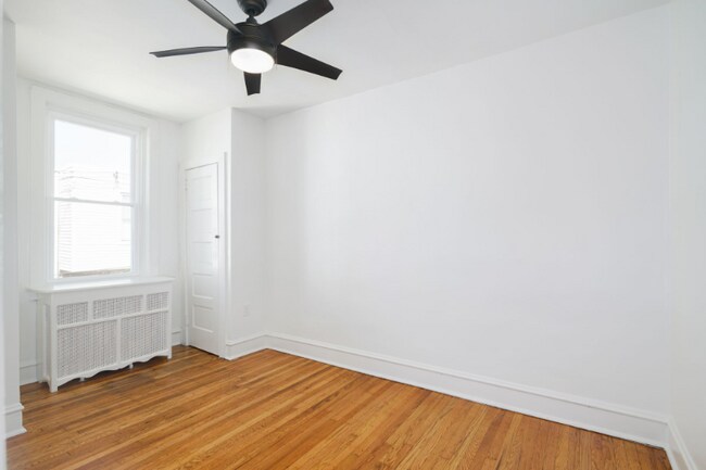 Foto del edificio - 5643 Ridgewood St