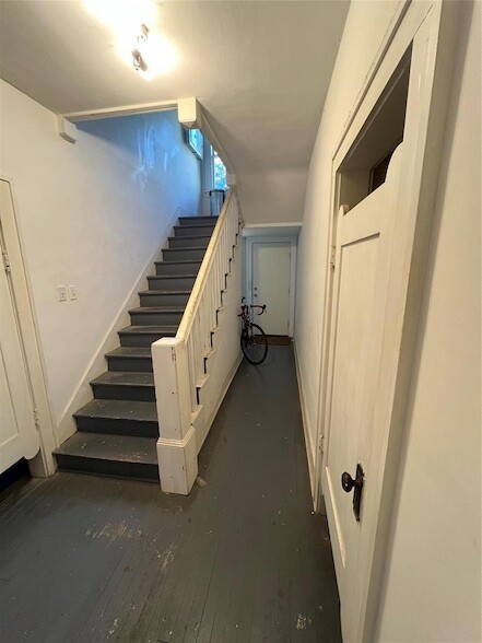 Photo - 3019 N Robinson Ave Apartment