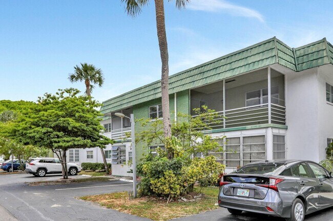 Foto del edificio - 4821 NW 22nd Ct