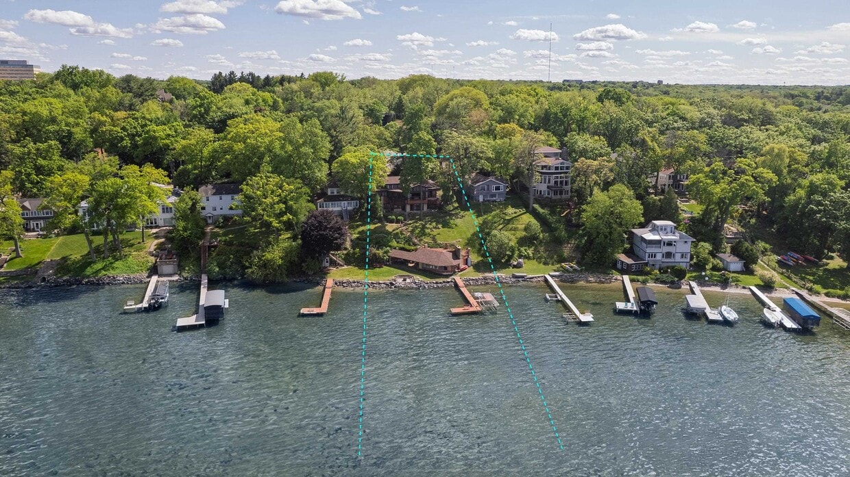 Primary Photo - 5030 Lake Mendota Dr