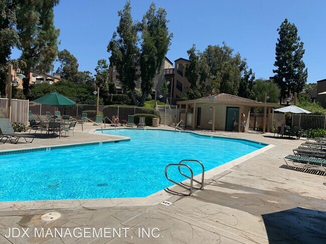 Building Photo - 9755 Mesa Springs Way