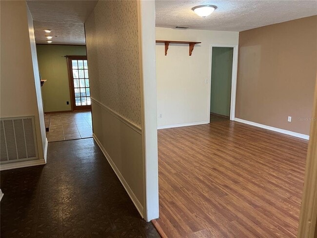Foto del edificio - 7803 N Whittier St