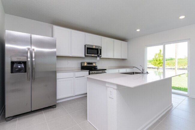 Foto del edificio - 2442 McKinley Dr