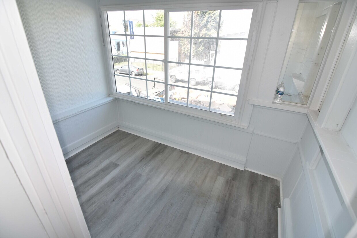 Foto principal - 1332 S Catalina St