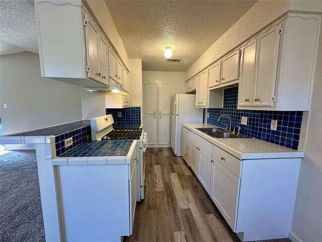 Foto del edificio - 3610 Greystone Dr