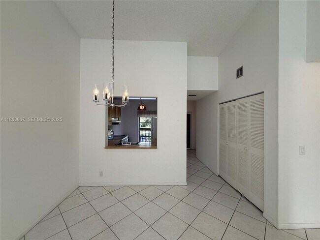 Foto del edificio - 1953 SW 15th St