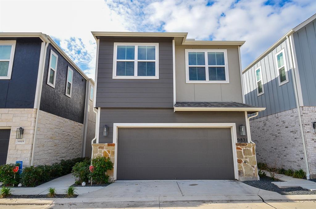 Foto principal - 9821 Prairie Garden Ln