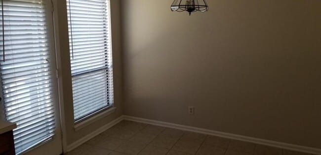 Building Photo - 18 Upton Ct Dr