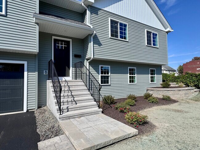 Building Photo - 21 Charles St