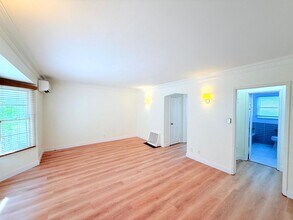 Building Photo - 626 1/2 N Spaulding Ave