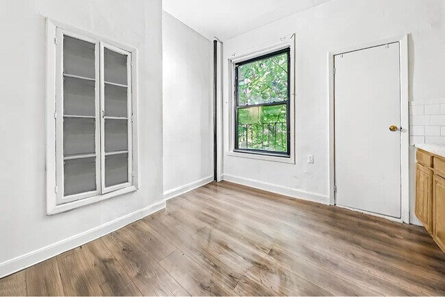 Foto del edificio - 325 E 89th St