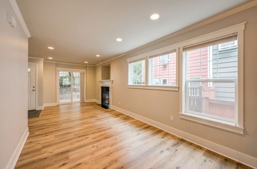 Building Photo - Gorgeous 3-Bedroom Townhome in Madison Val...