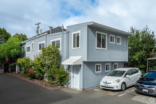 334 building - 334 45th St