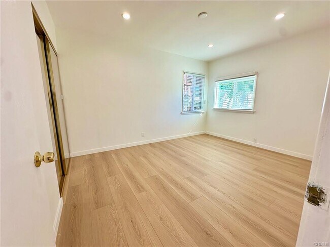 Foto del edificio - 4644 Lowell Ave