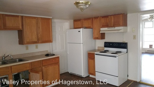 Building Photo - 3 br, 2 bath House - 219 N Church St