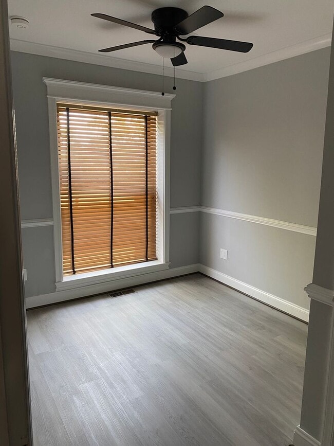 Foto del edificio - 146 N East Ave