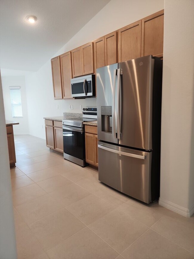 Building Photo - Spacious 3 bed, 2 bath Palm Coast Home min...