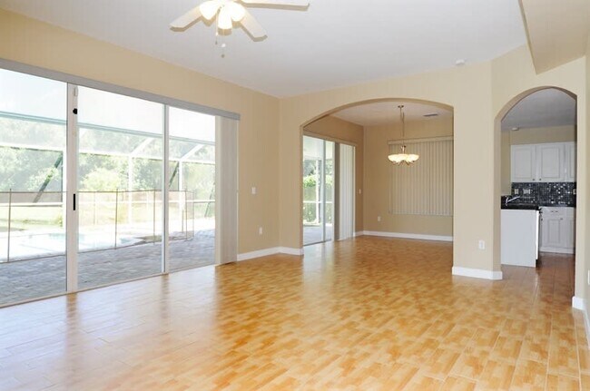 Building Photo - 26937 Coral Springs Dr