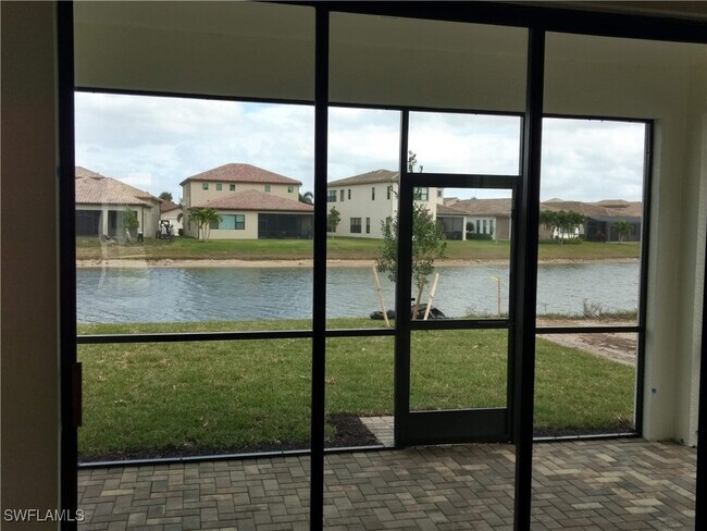 Foto del edificio - 9238 Shadow Oak Ln