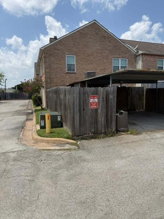 Building Photo - 86 W Park West Dr