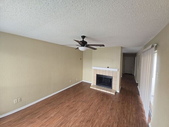 Foto del edificio - Lovely Arlington Home with Fenced Patio & ...