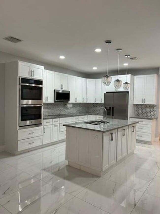 Photo - 1305 Lucaya Dr House