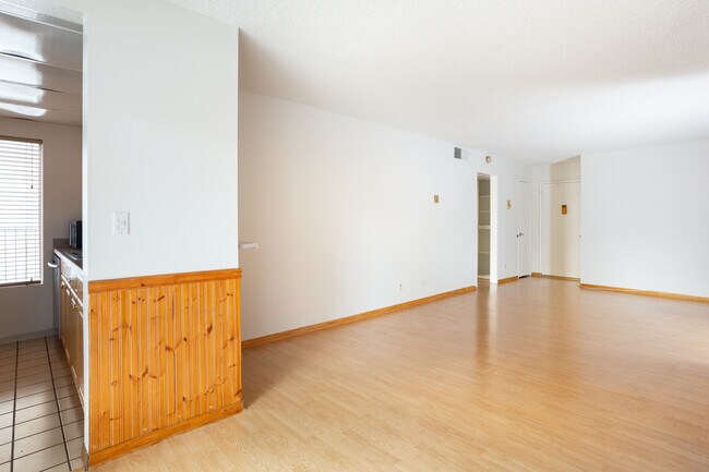 Building Photo - 4104 Summertime Ln