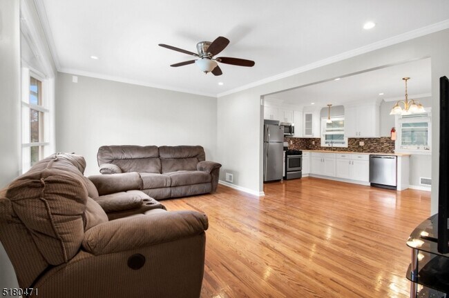Foto del edificio - 1035 E 27th St