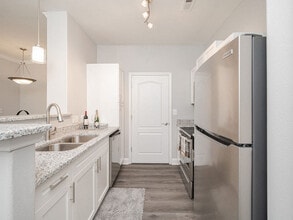 Open concept - Brentmoor Apartments