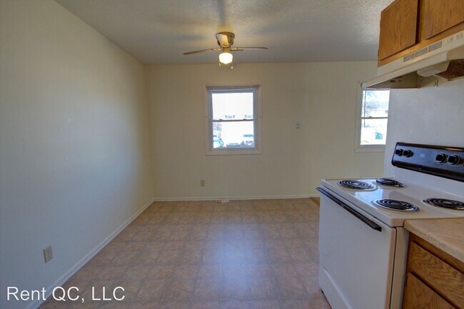 Building Photo - 763 W 61st St
