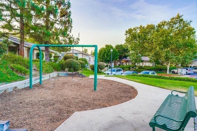 Building Photo - 1833 Camberley Ln