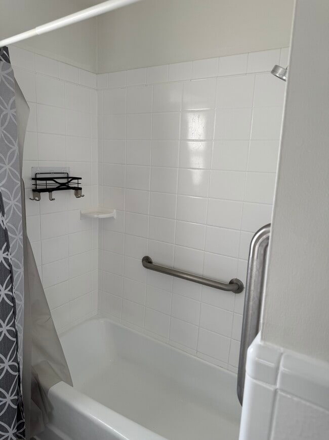 Building Photo - 18 Avalon Blvd